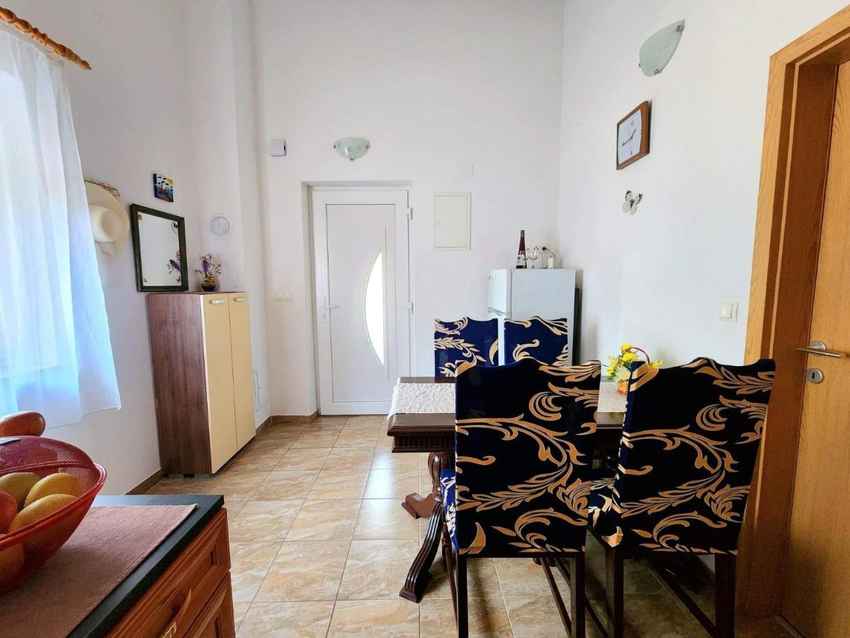 Iva Apartments Šilo Esterno foto